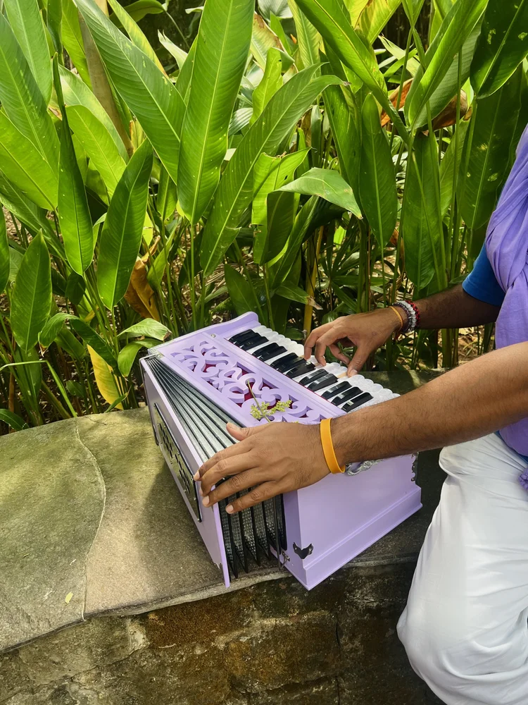 Just Prem “Aura” (32 keys) view 7